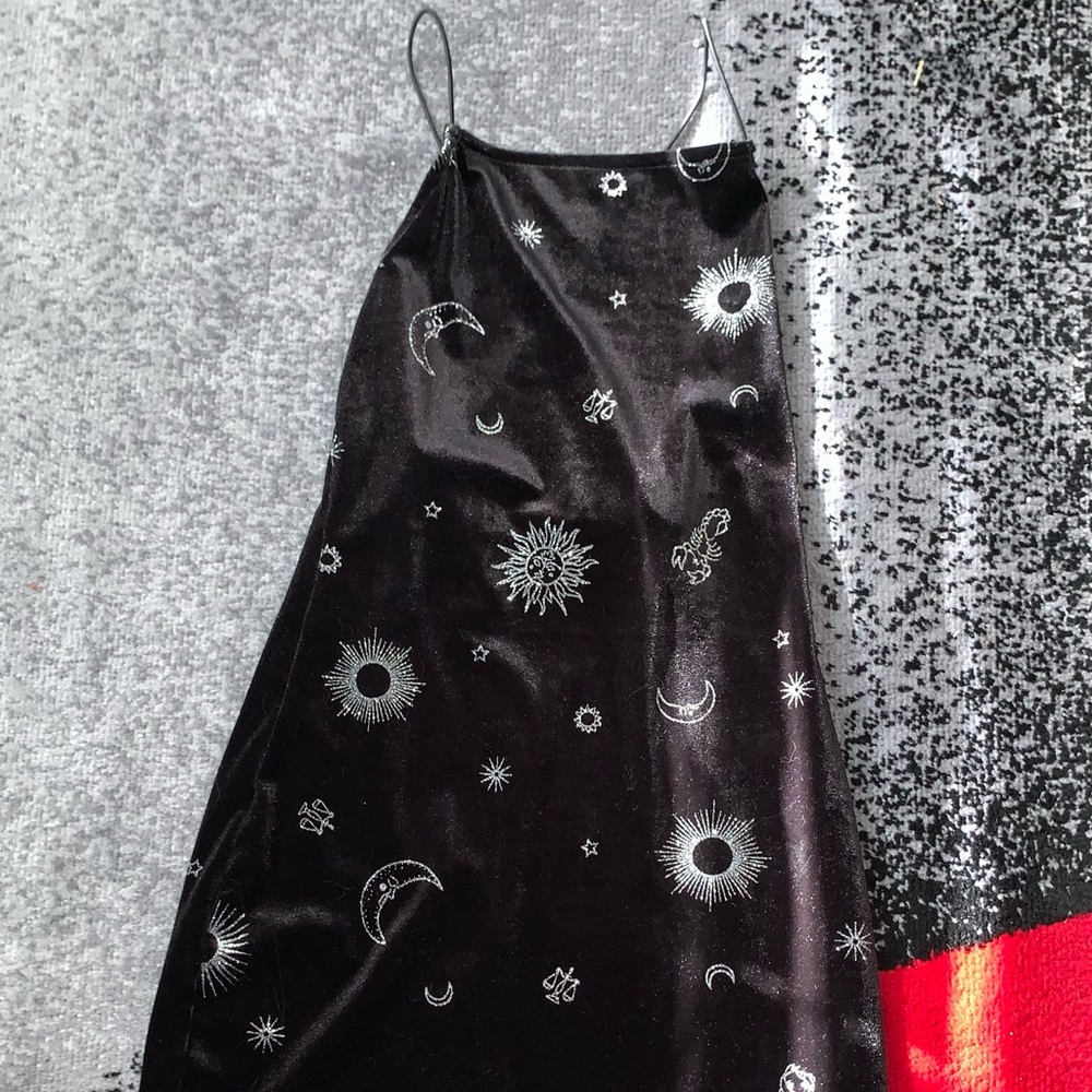 H&M witchy dress - Picture 1 of 1